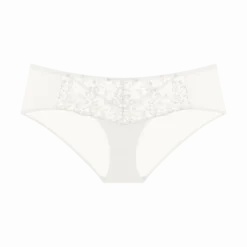 AMOURETTE BERRY