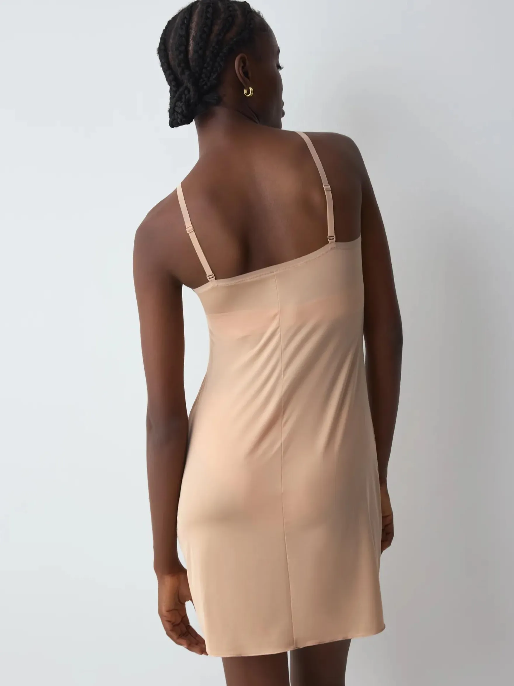 BODY MAKE-UP