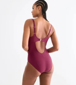 SUMMER ALLURE