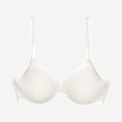 TRIUMPH SIGNATURE SHEER