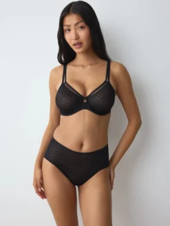 TRIUMPH SIGNATURE SHEER