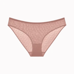 TRIUMPH SIGNATURE SHEER