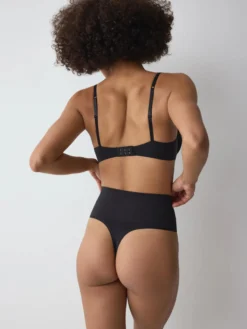 TRIUMPH SOFT SCULPT